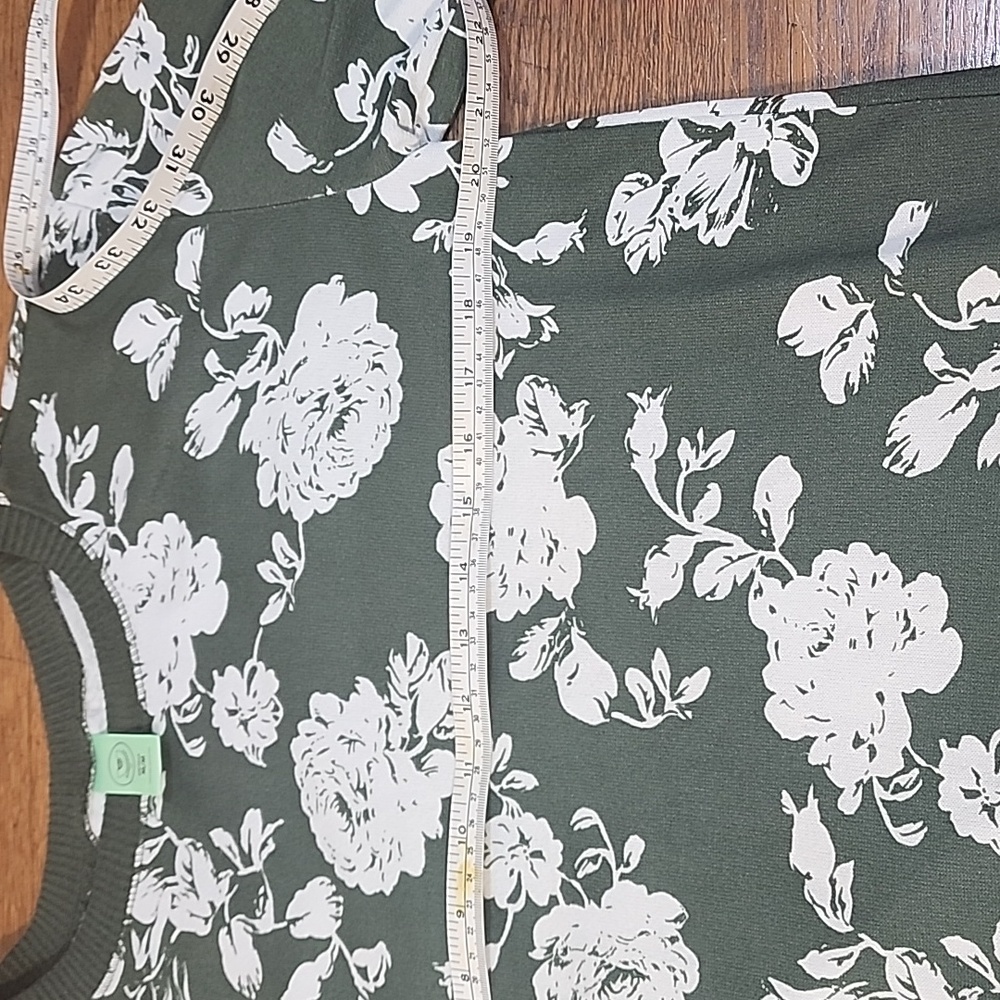 Floral Green Women's Sleep Set - White Rose Print - Picture 5 of 8